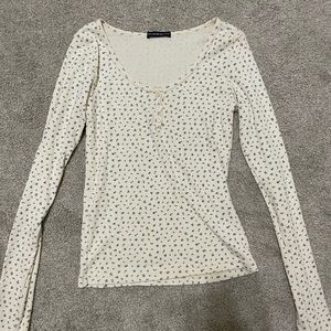 brandy melville floral zelly top